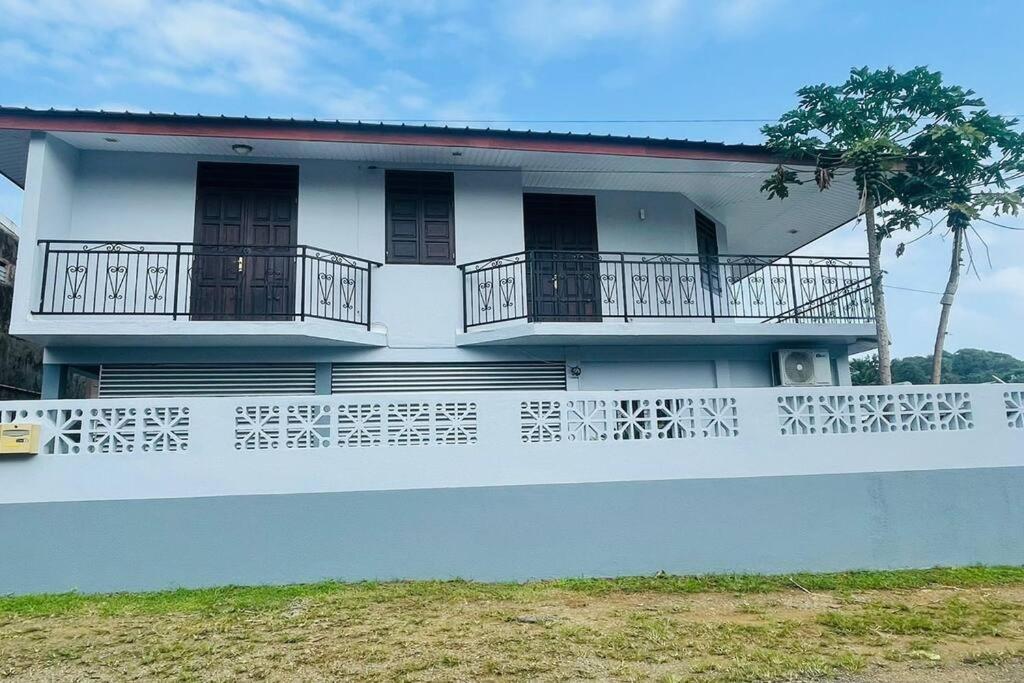 Villa Fruit A Pain T2 Cayenne Exterior photo